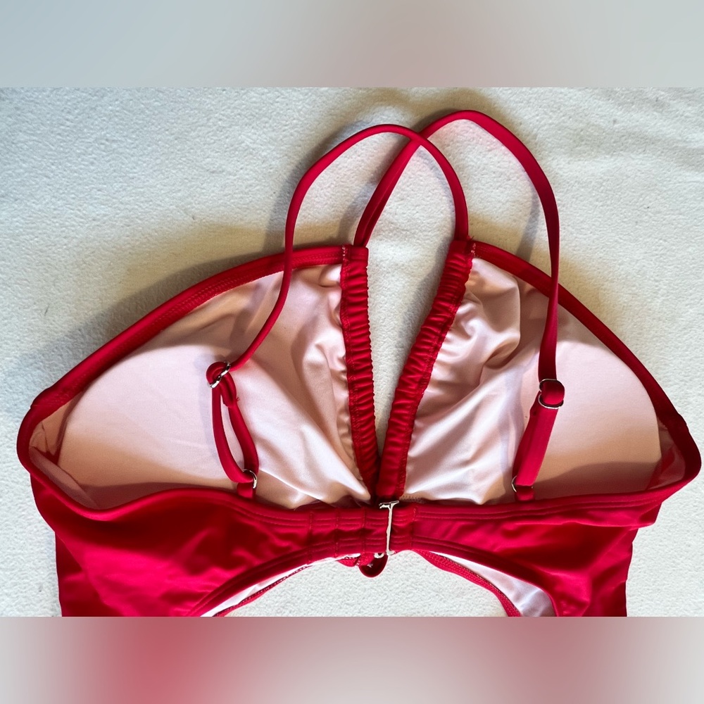 NEW Cupshe Red Halter One-Piece Swimsuit with Center Cutout Size L - Picture 6 of 11